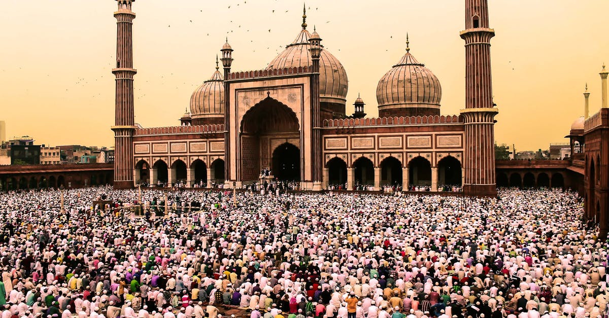 Diablo 3 PS4 Drowned Temple issue - Photo Of Crowd Of People Gathering Near Jama Masjid, Delhi