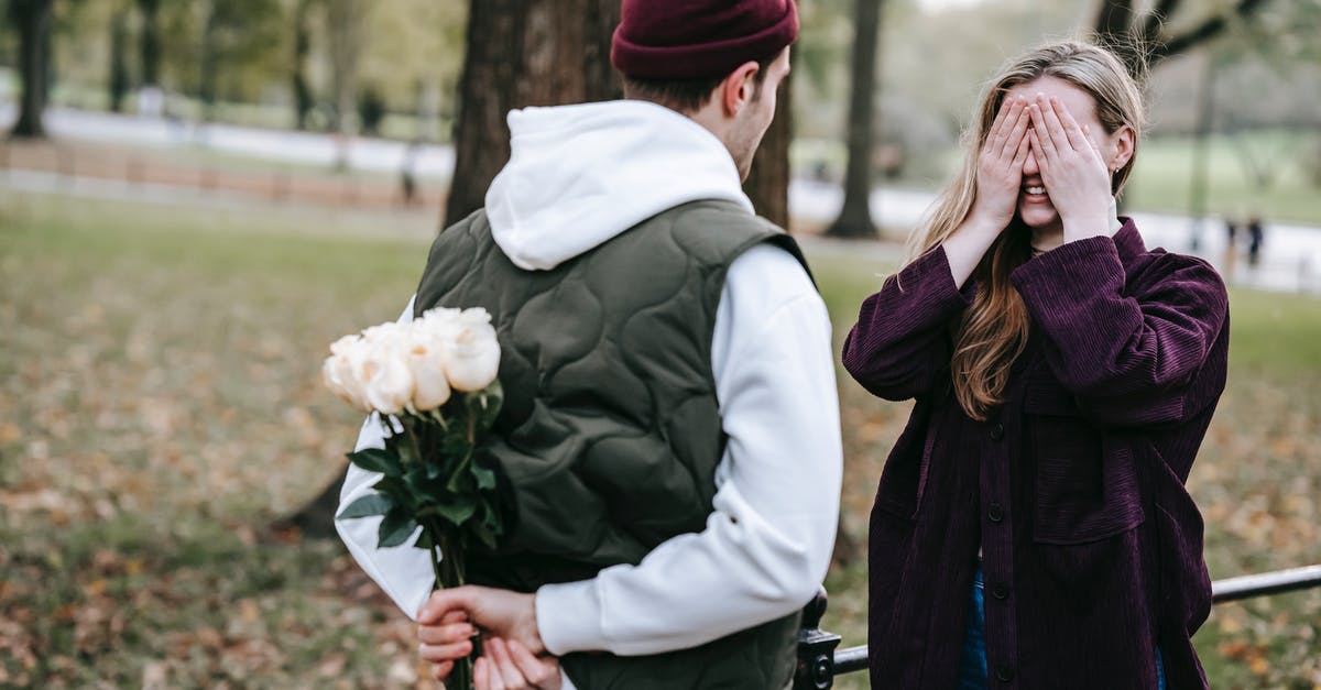 Does Cheibriados' Slouch affect Oklob plants? - Loving couple on date in park