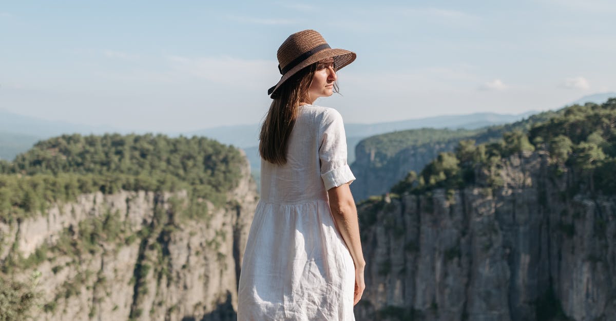 Explorer died and the stuff is gone. Bug? - A Woman in White Dress and Brown Straw Hat