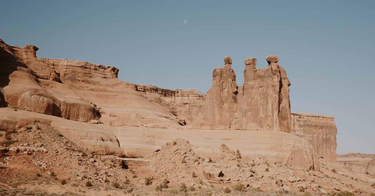 How can I generate a Minecraft world with no stone? - Sandy sculptures in dry sandstone desert