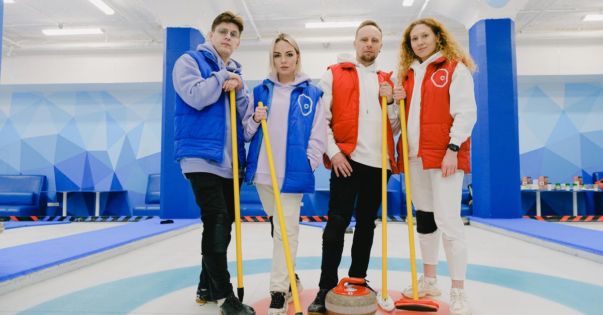 How can I target a player after detecting an item in their inventory - Sportspeople with curling equipment on ice How can I target a player after detecting an item in their inventory - Sportspeople with curling equipment on ice