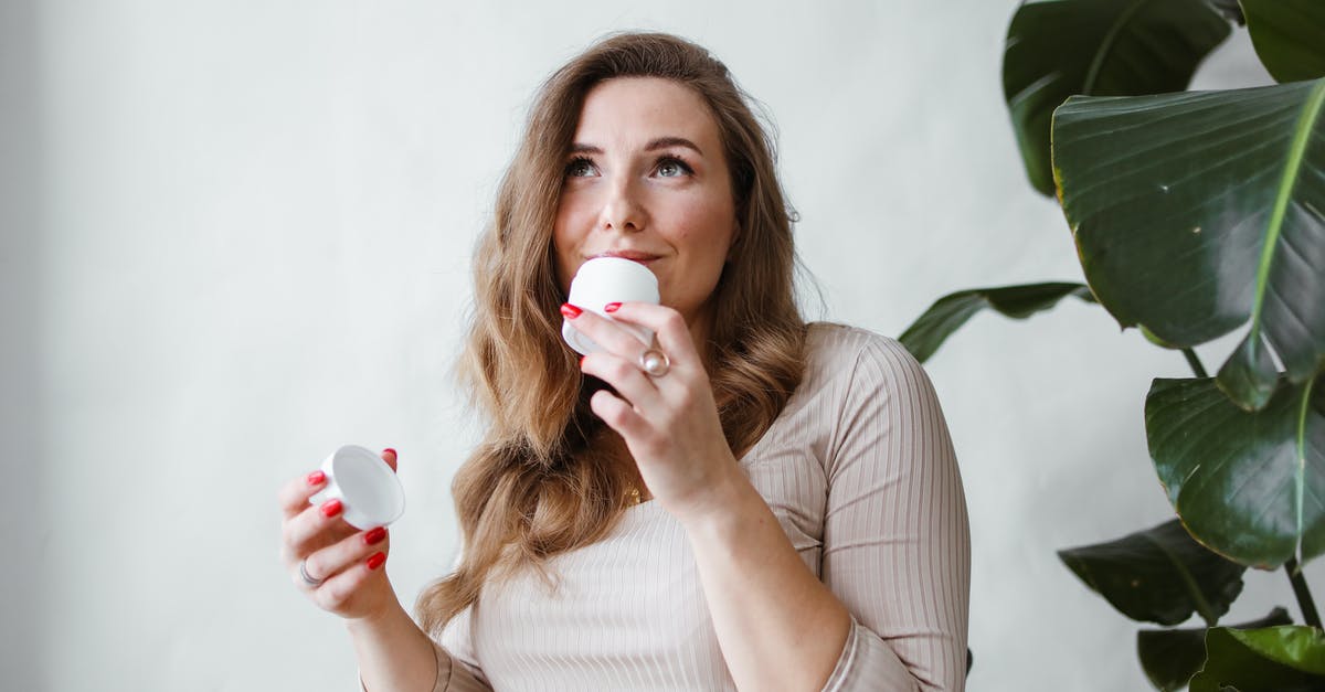 How long does loot stay persistent for? - Woman Smelling a Facial Cream