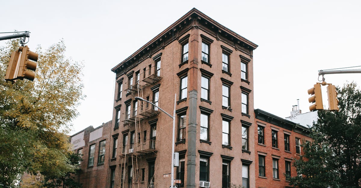 How to escape when cornered by enemies? - Corner of building on street