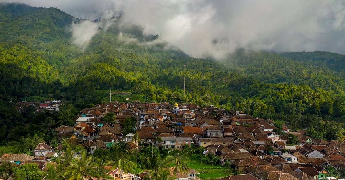 No UFO sightings and landings? - Town Surrounded by Trees