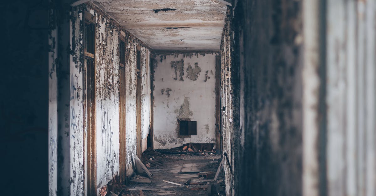 State of Decay cannot relocate homebase to trucking warehouse - Photo of White and Gray Hallway