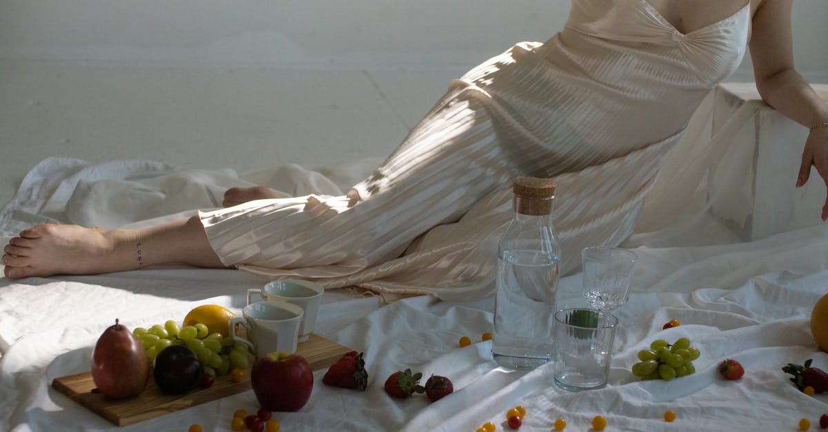 What's the most efficient food source to keep my hunger and thirst levels in check in Survival? - Woman resting near glassware and sweet fruits on wooden board What's the most efficient food source to keep my hunger and thirst levels in check in Survival? - Woman resting near glassware and sweet fruits on wooden board