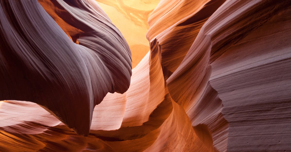 What is that diamond/cone formation in the Satisfactory promo? - Antelope Canyon