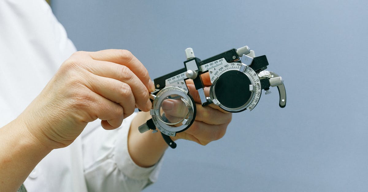 What is the maximum diameter of Starsurge? - Crop anonymous medic showing ophthalmic device