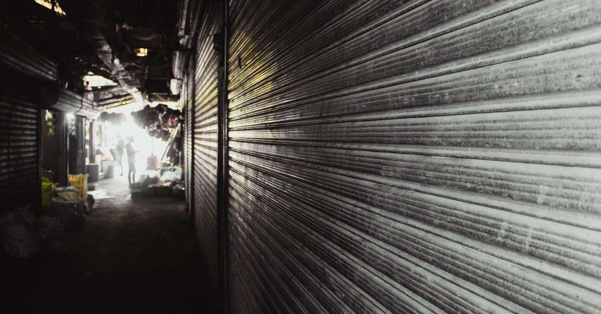 Where in Elite Dangerous are the Bookmarks stored? - Dark Tunnel Alley in City Between Warehouses