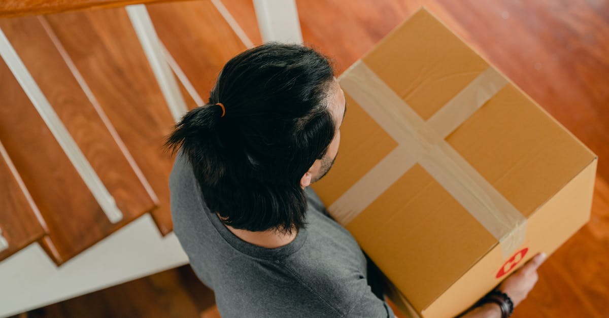 Which gods are suitable for the Hard Carry achievement? - Man carrying box in new apartment